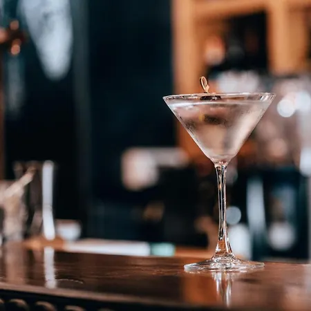 Ax The Saint John מלון